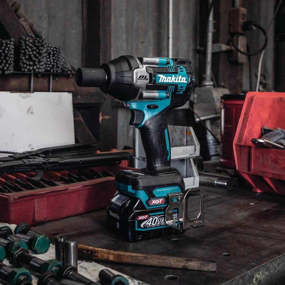 Makita 40V max XGT Brushless Cordless 4-Speed Mid-Torque 1/2 in. Impact Wrench Kit w/Detent Anvil, 2.5Ah GWT08D