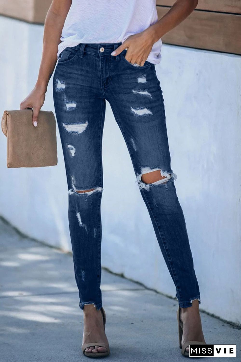 Distressed Frayed Skinny Jeans