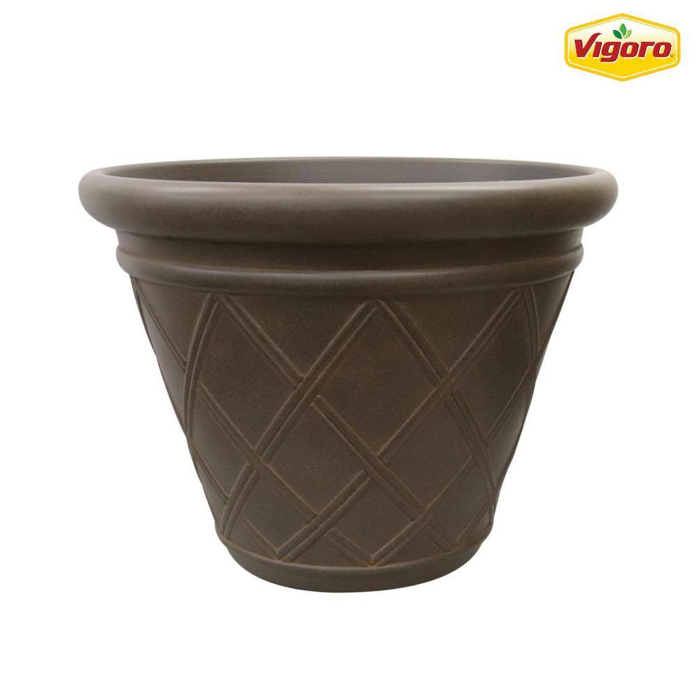 Vigoro 17.5 in. Lincoln Weave Large Brown High-Density Resin Planter (17.5 in. D x 13.3 in. H) With Drainage Hole HDR-088769