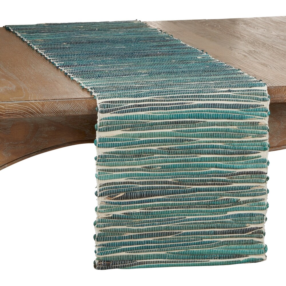 Long Table With Water Hyacinth Design