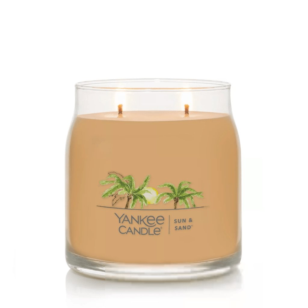 Yankee Candle  Signature Medium Jar Candle in Sun & Sand®