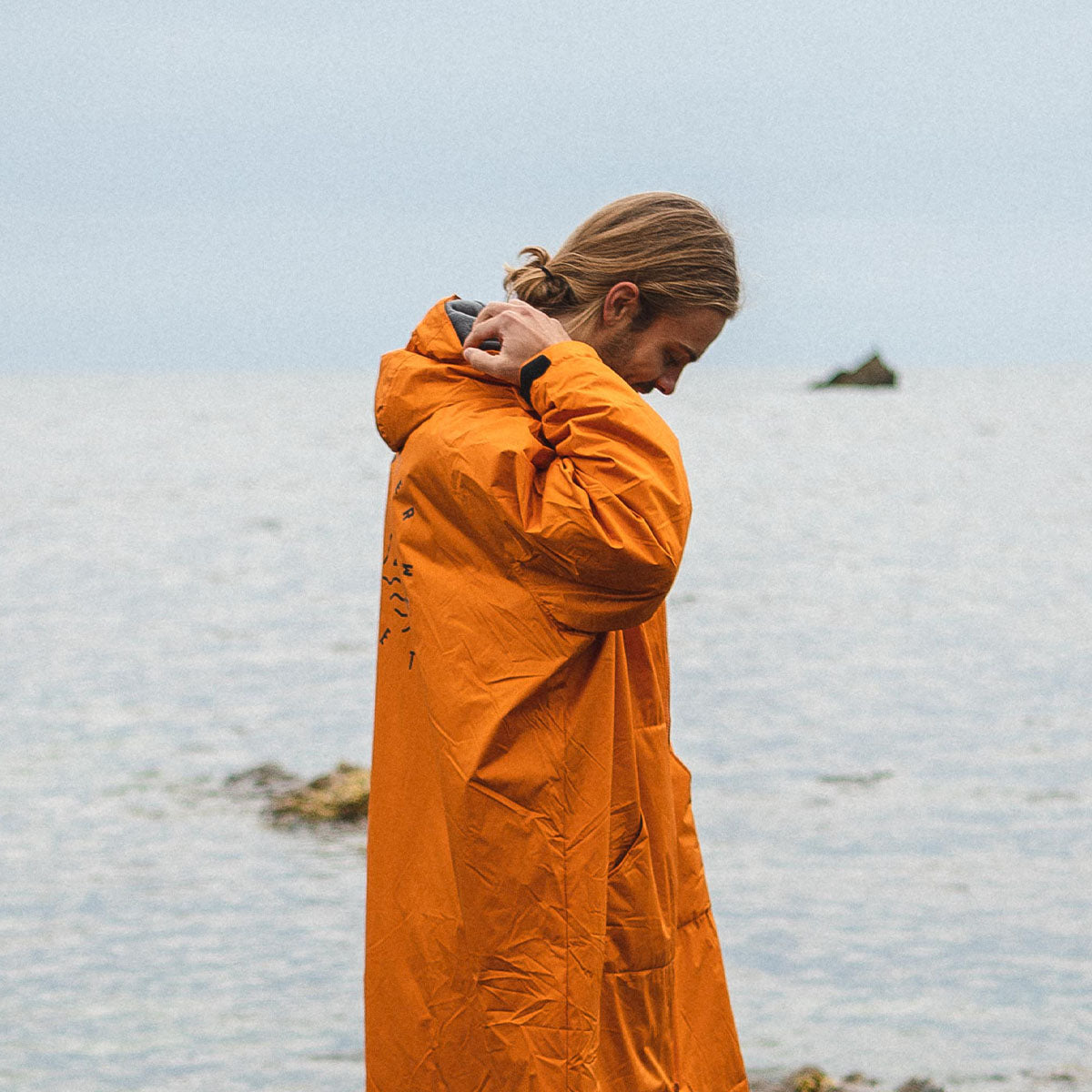 Escapism Recycled Towel Lined Changing Robe - Sunrise Orange