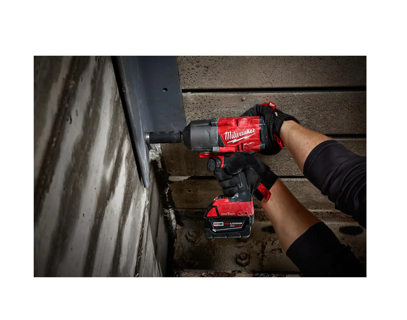 Milwaukee 2864-20-48-11-185 M18 FUEL ONE-KEY 18V Lithium-Ion Brushless Cordless 3/4 in. Impact Wrench w/ Friction Ring and M18 5.0 Ah Battery