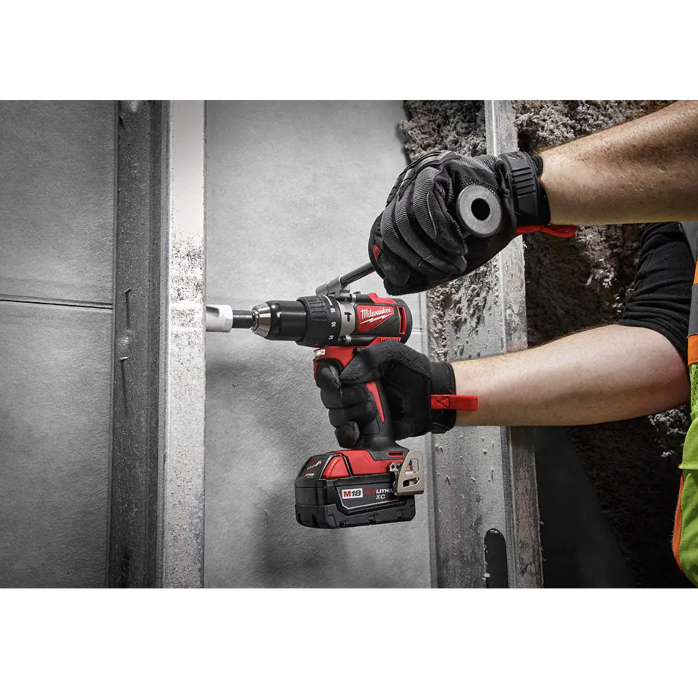 Milwaukee M18 18V Lithium-Ion Brushless Cordless Hammer Drill and Circular Saw Combo Kit (2-Tool) with Two 4.0 Ah Batteries (2992-22)