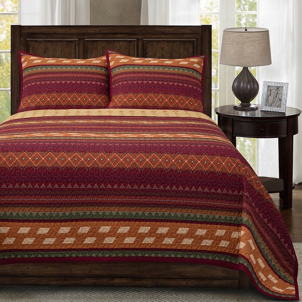 Paseo Road by Hiend Accents Solace Reversible Quilt Set  Full/Queen  3PC