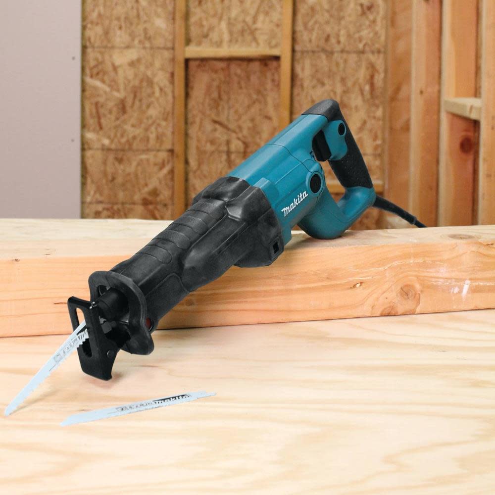 Variable Speed Reciprocating Saw Kit ;