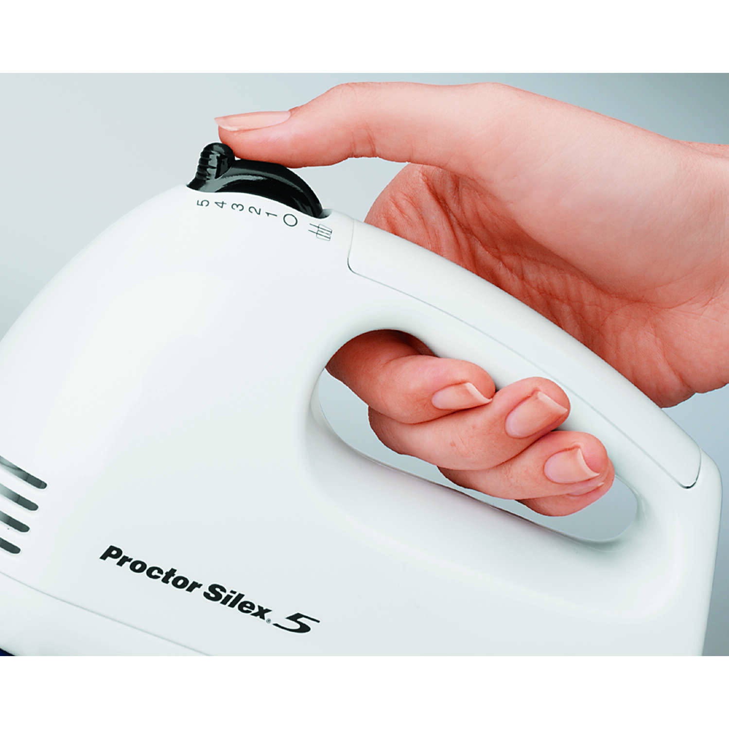 Proctor Silex White 5 speed Hand Mixer