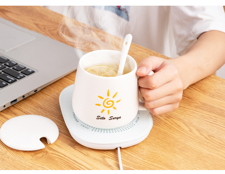 Coffee Cup-Warmer， Smart Coffee Mug Warmer for Desk， Touch Screen Switch and Auto On， Off Gravity Induction， Safely Use for Office， Home to Warm Coffee Candle Tea Milk， Christmas Gift， White