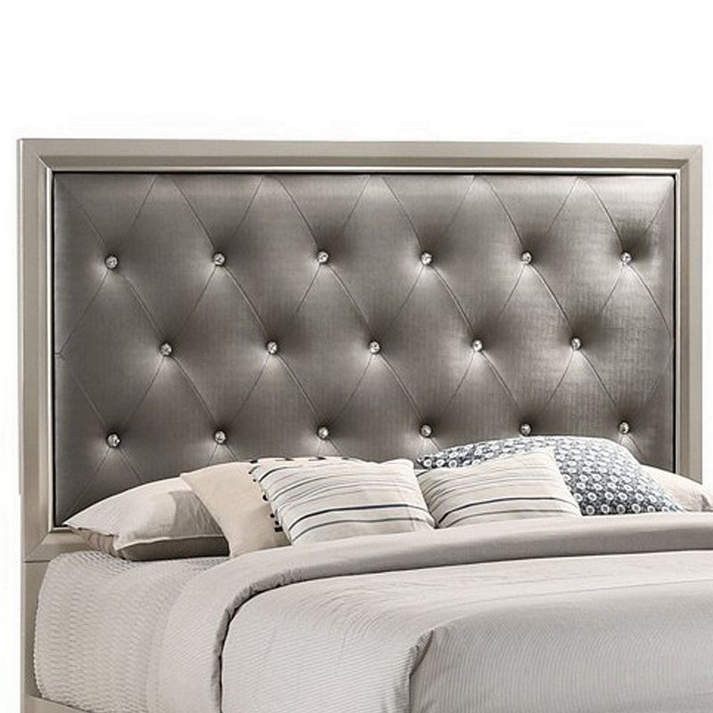 Padded Leatherette Queen Size Bed with Diamond Tufting， Silver and Gray