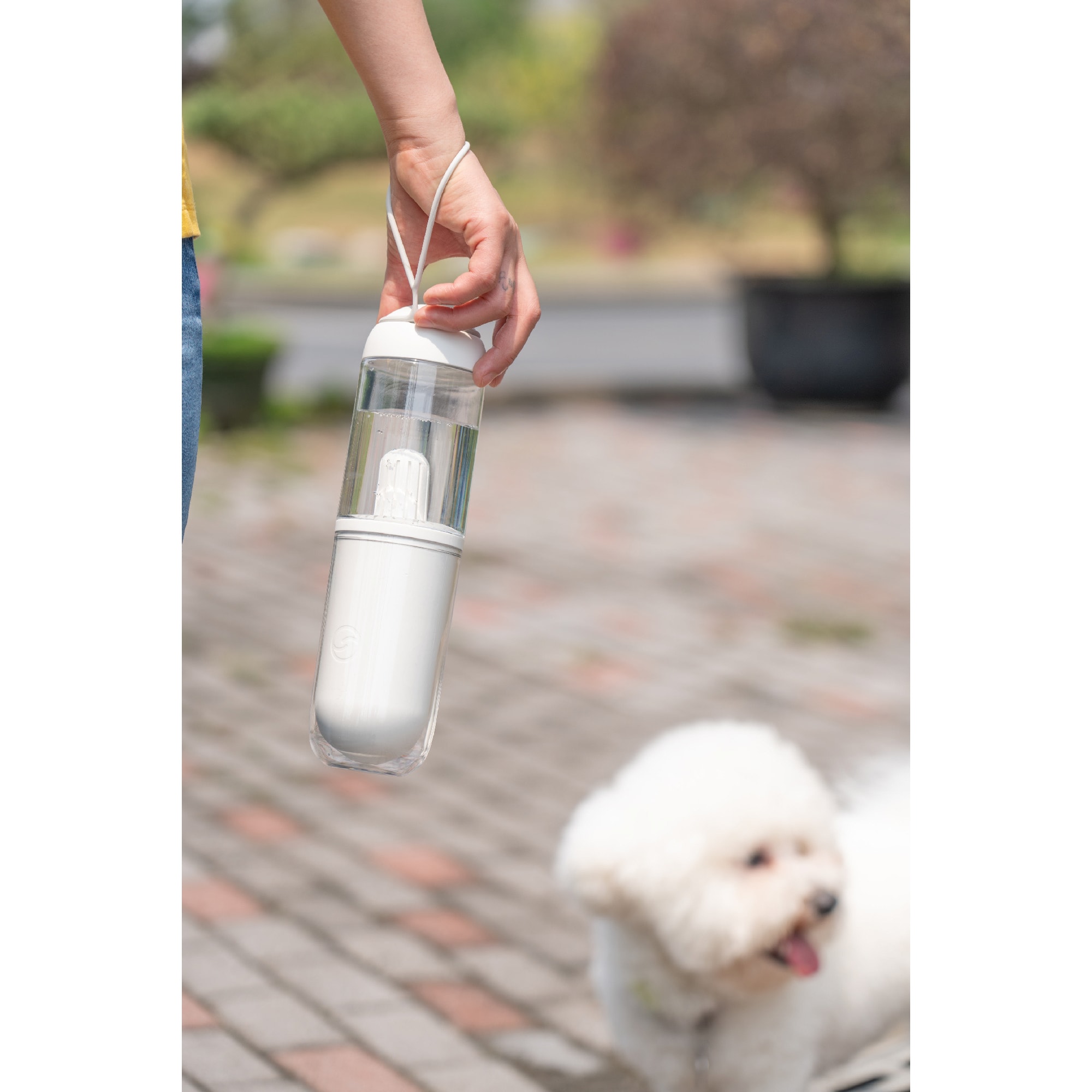 Pet Life White PYURE Handheld Travel Filtered Water Feeder Bottle for Dogs