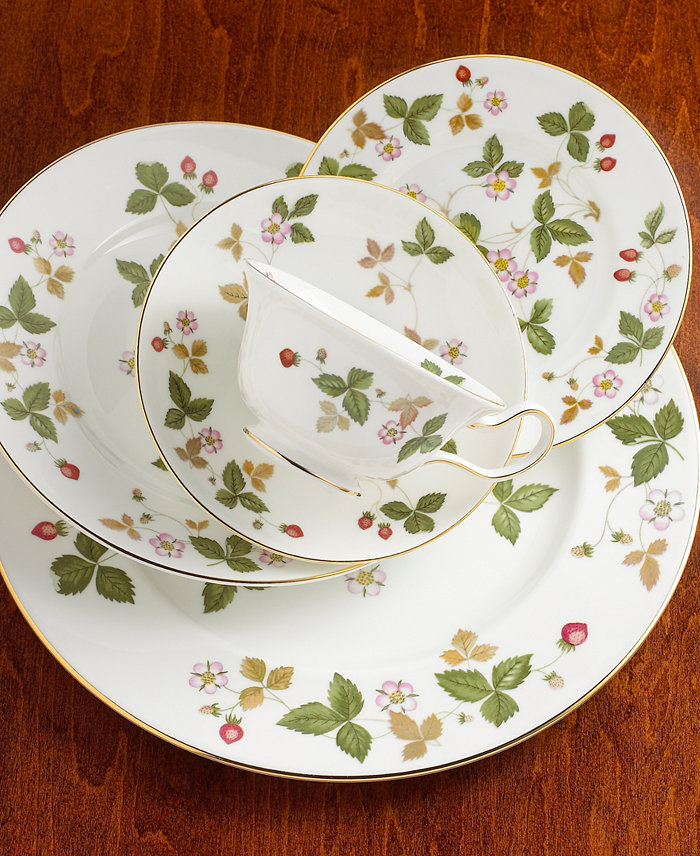 Wedgwood Wild Strawberry Salad Dessert Plate 8