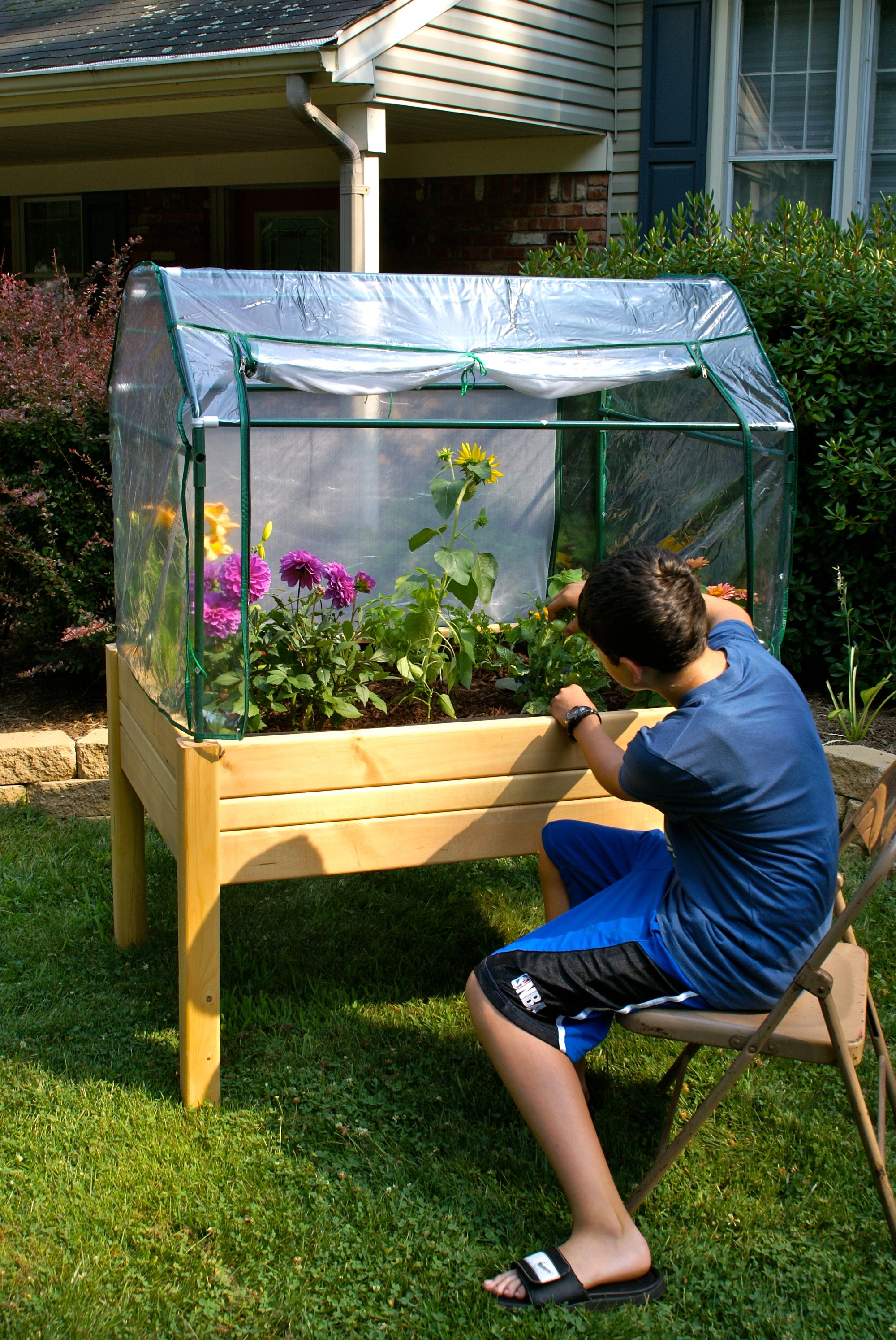 EDEN Medium Raised Garden Table With Enclosure