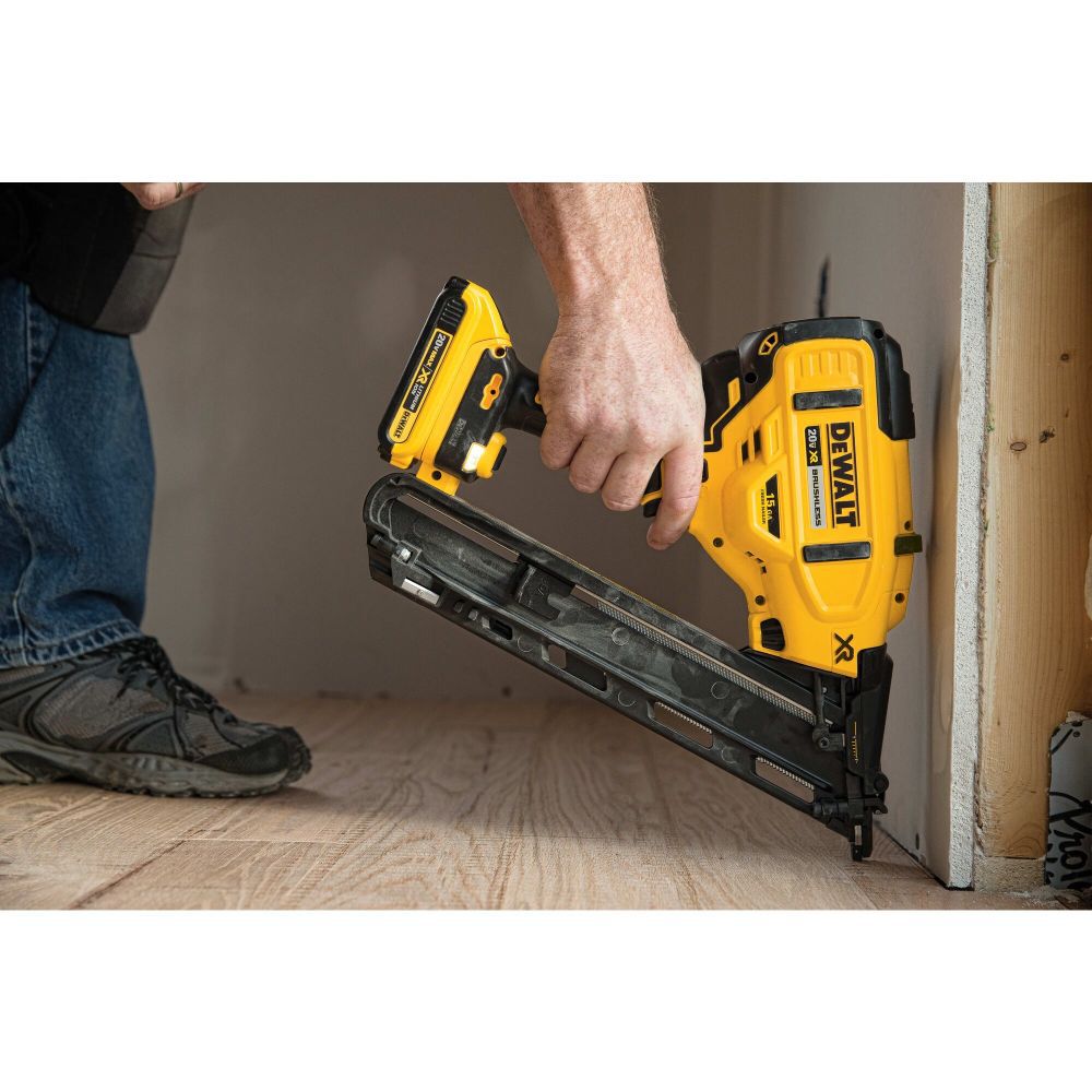 DEWALT 20V MAX XR 15 Gauge Angled Finish Nailer Kit DCN650D1 from DEWALT