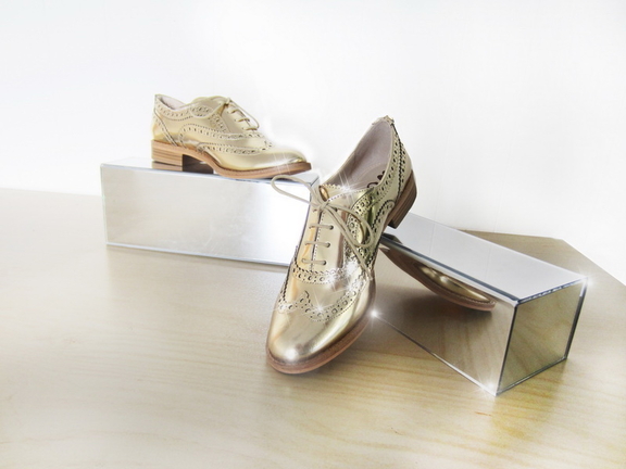 AMKO Displays CSR MS Mirror Shoe Display  10(L) X...