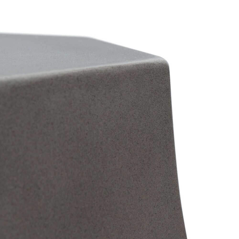 SAFAVIEH Klaudia Concrete Indoor/Outdoor Accent Table   16\