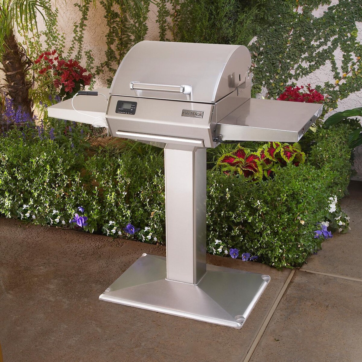 Fire Magic E250s 1800 Watt Electric Grill On Patio Post