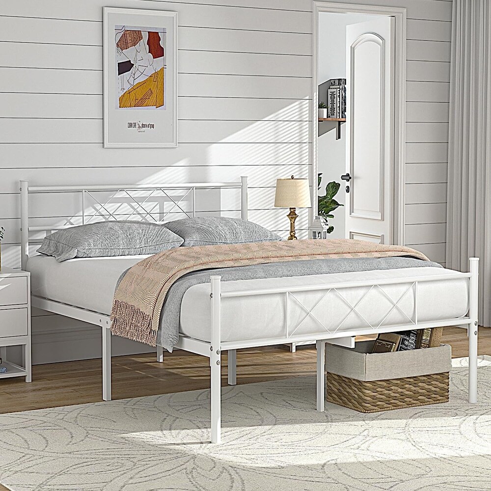 VECELO Contemporary Metal Platform Bed Frame  Student apartment Beds