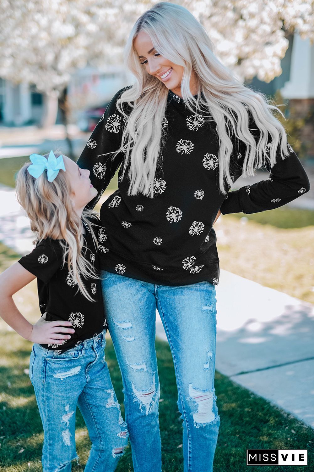 Black Dandelion Print Round Neck Sweatshirt