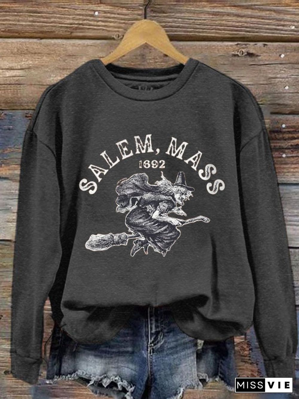 Women's Salem Mass 1692 Halloween Casual Sweatshirt