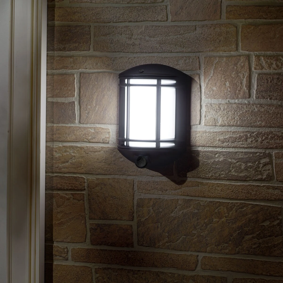 Cambridge Battery-Powered Motion Sensor Light