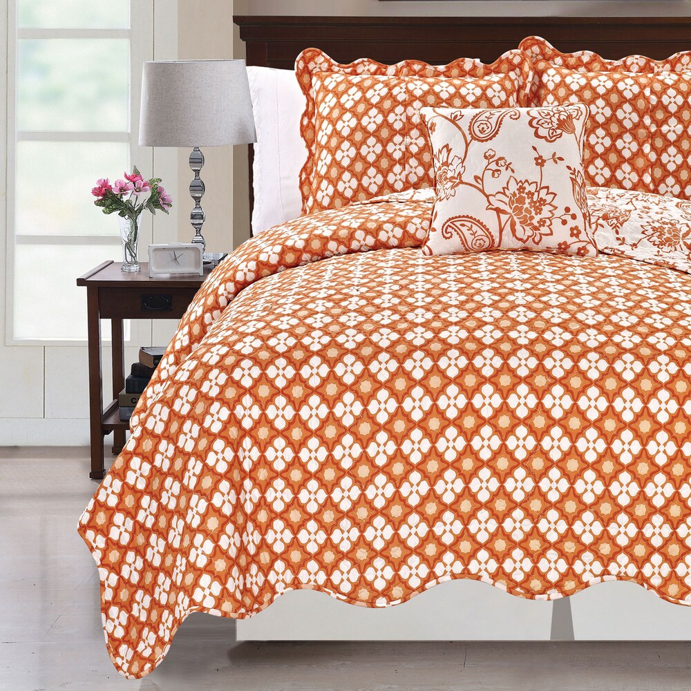 Printed Paisley Flower 4 piece Reversible Quilted Coverlet Set