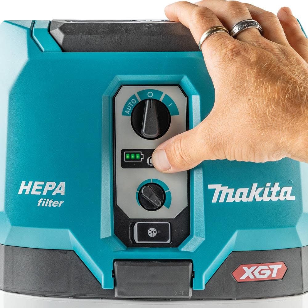 Makita 40V max XGT 4 Gallon HEPA Dry Dust Extractor Kit GCV04PMX from Makita