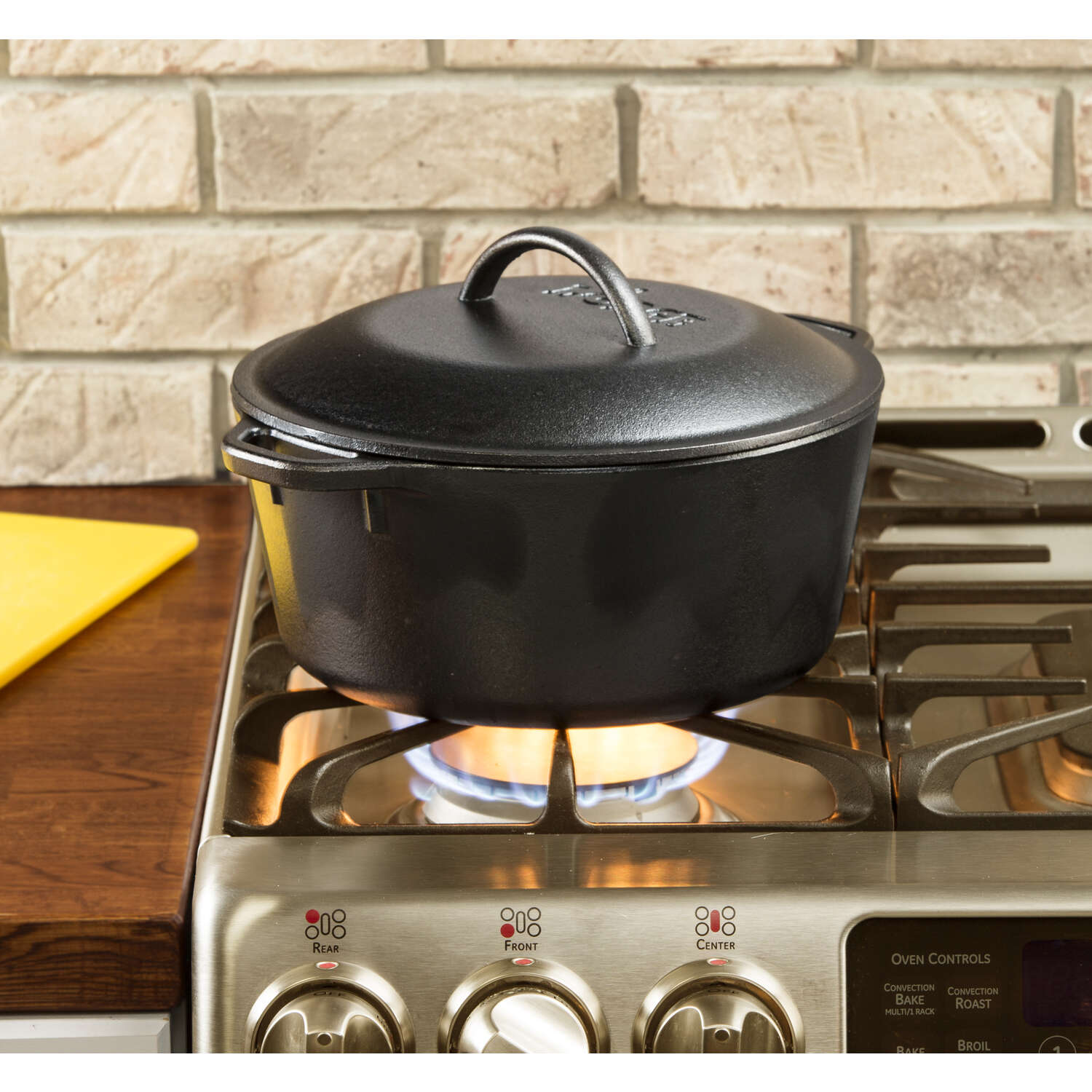 Lodge Cast Iron Dutch Oven 10 in. 5 qt Black