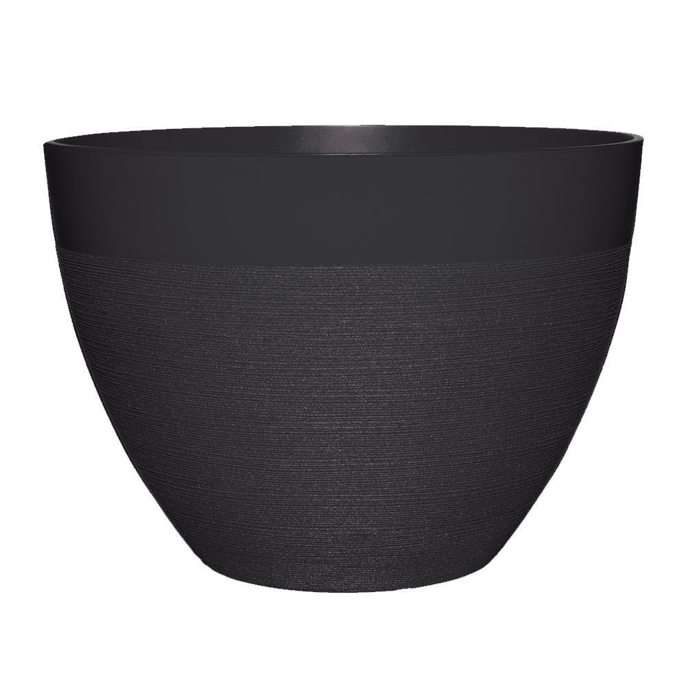 CHG CLASSIC HOME  GARDEN 22 in. Decatur Black Resin Planter HD1330-001S