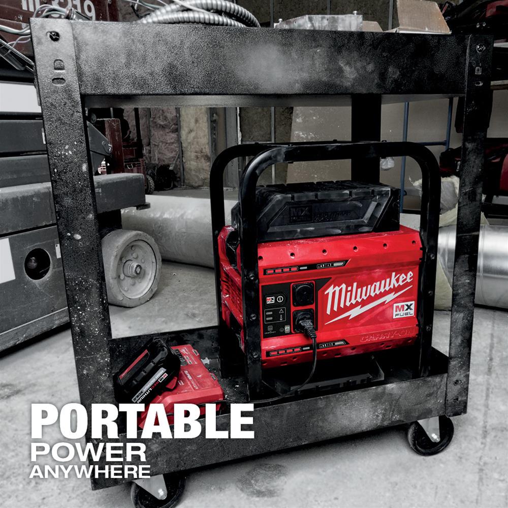 Milwaukee Tool MXF002-2XC Milwaukee M18 CARRY-ON 3，600/1，800 Watt Power Supplies