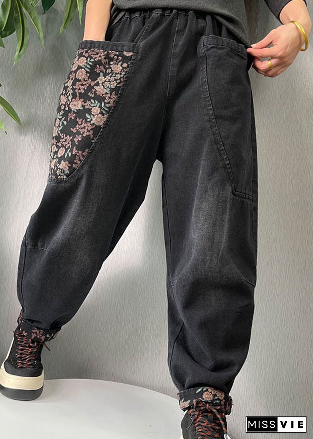 Women Black Embroideried Pockets denim Pants Spring