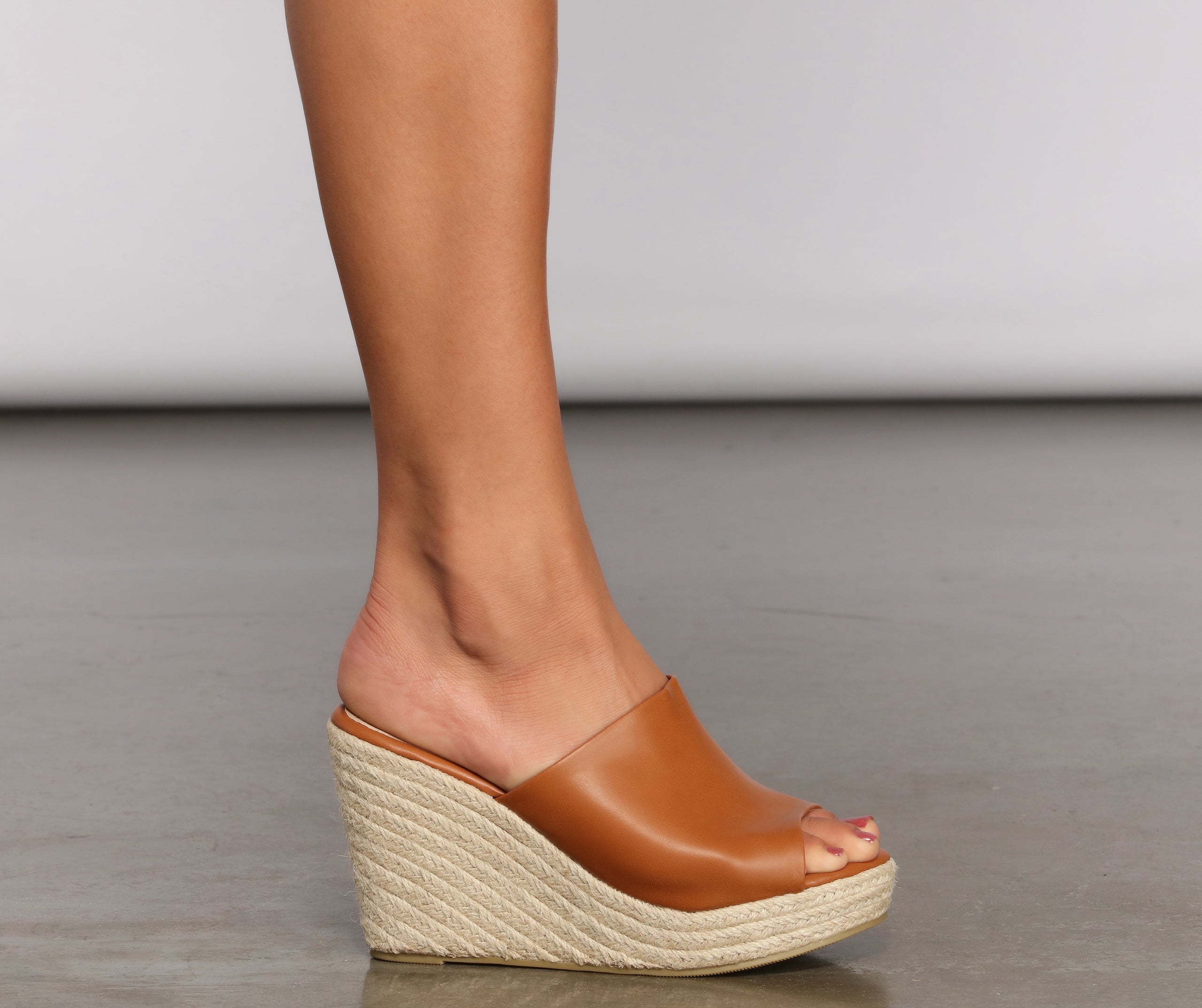 So Chic Trendy Espadrille Wedges