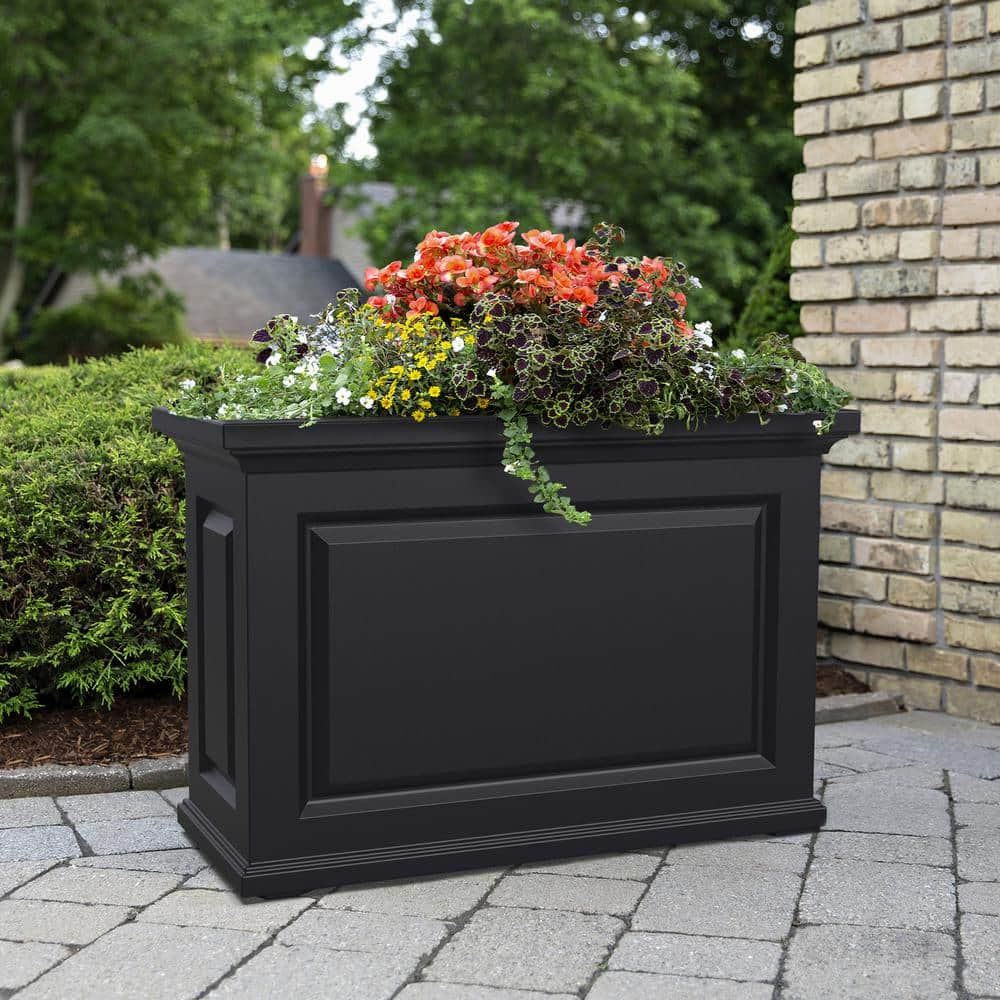 Mayne Nantucket 36 in. Self-Watering Black Polyethylene Trough 4847-B