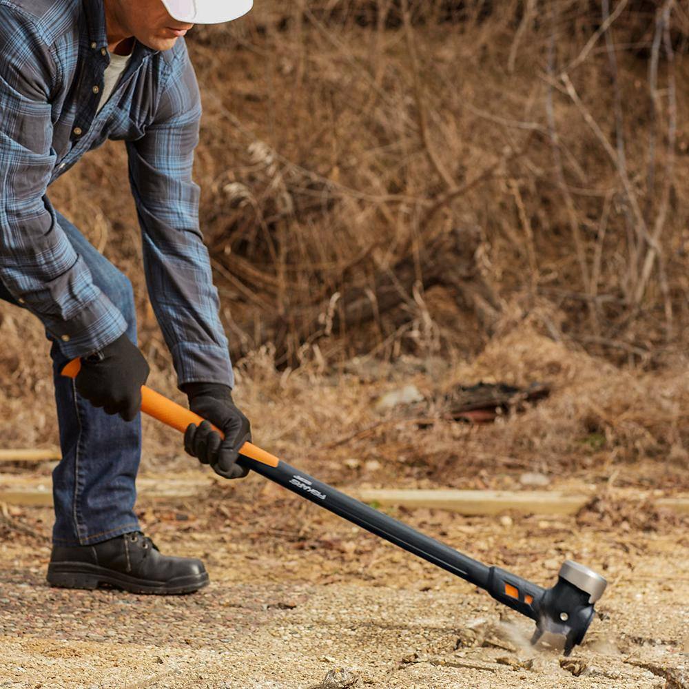 Fiskars IsoCore 10 lb. Forged Steel Sledge Hammer with 36 in. Fiberglass Core Handle 750620-1002