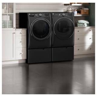 GE 7.8 cu.ft. vented Smart Front Load Gas Dryer in Carbon Graphite with Steam and Sanitize GFD65GSPVDS