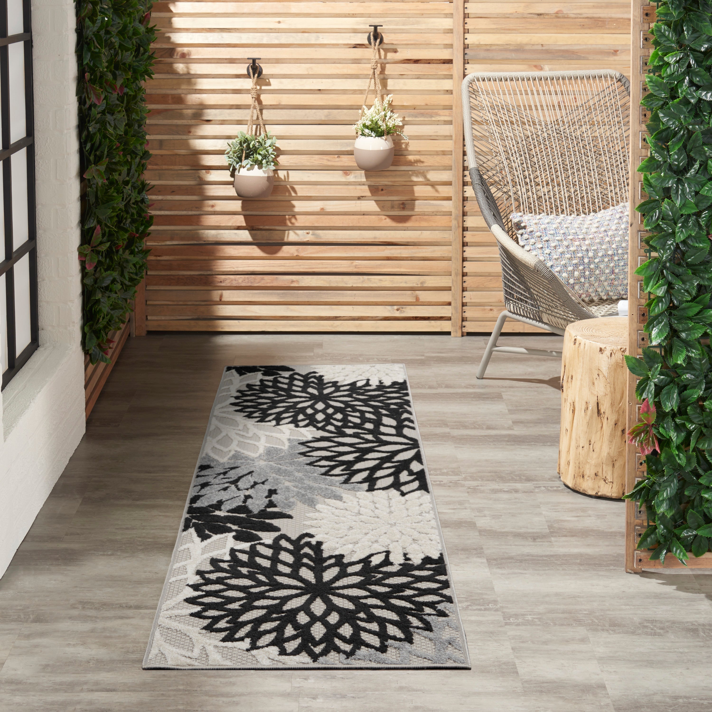 Aloha Black/White Rug