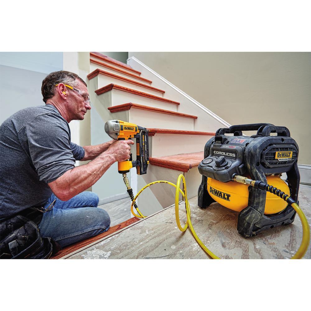 Dewalt DCC2560T1 FlexVolt 60 Volts MAX 2.5 Gallon Cordless Portable Air Compressor Kit