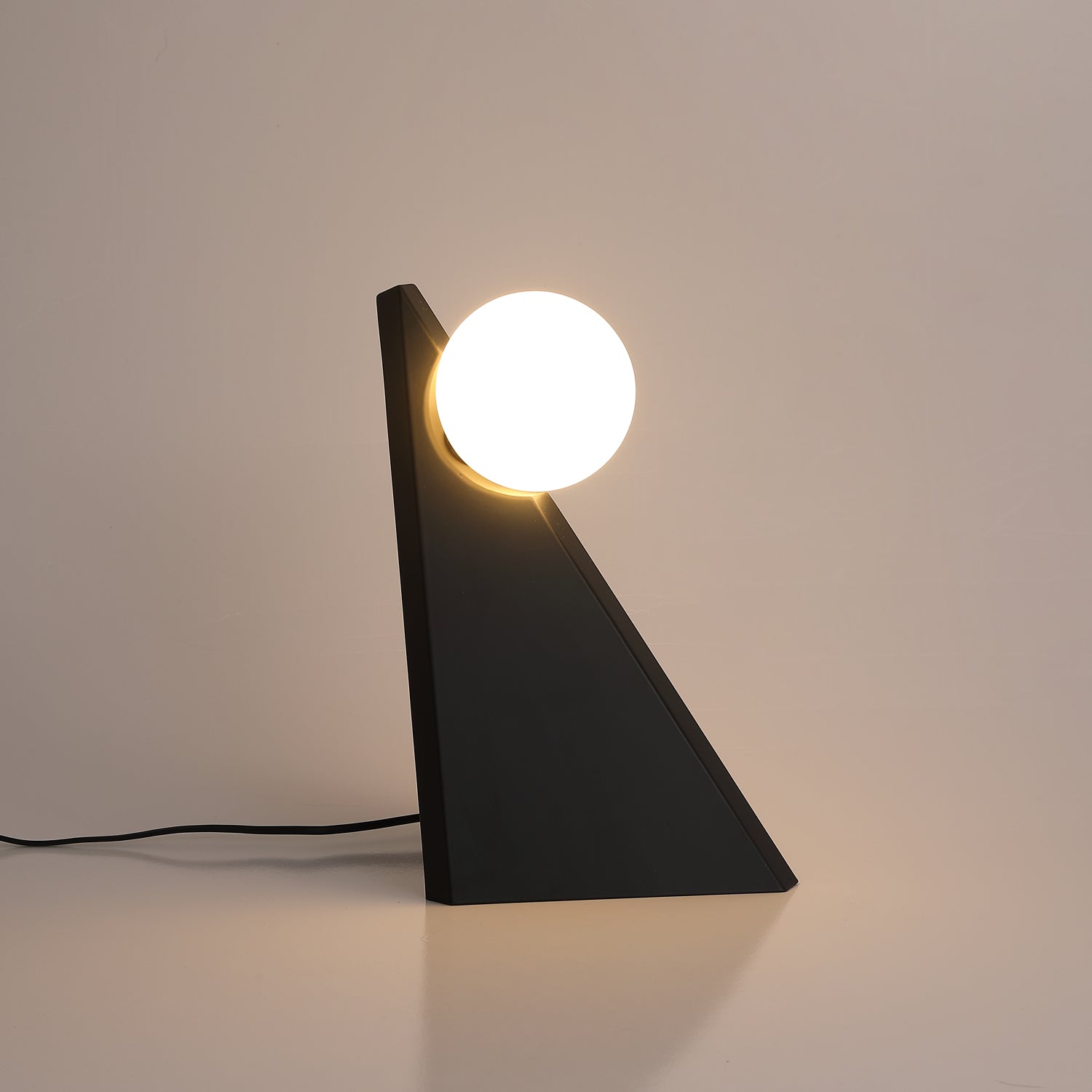 Noir Roy Table Lamp