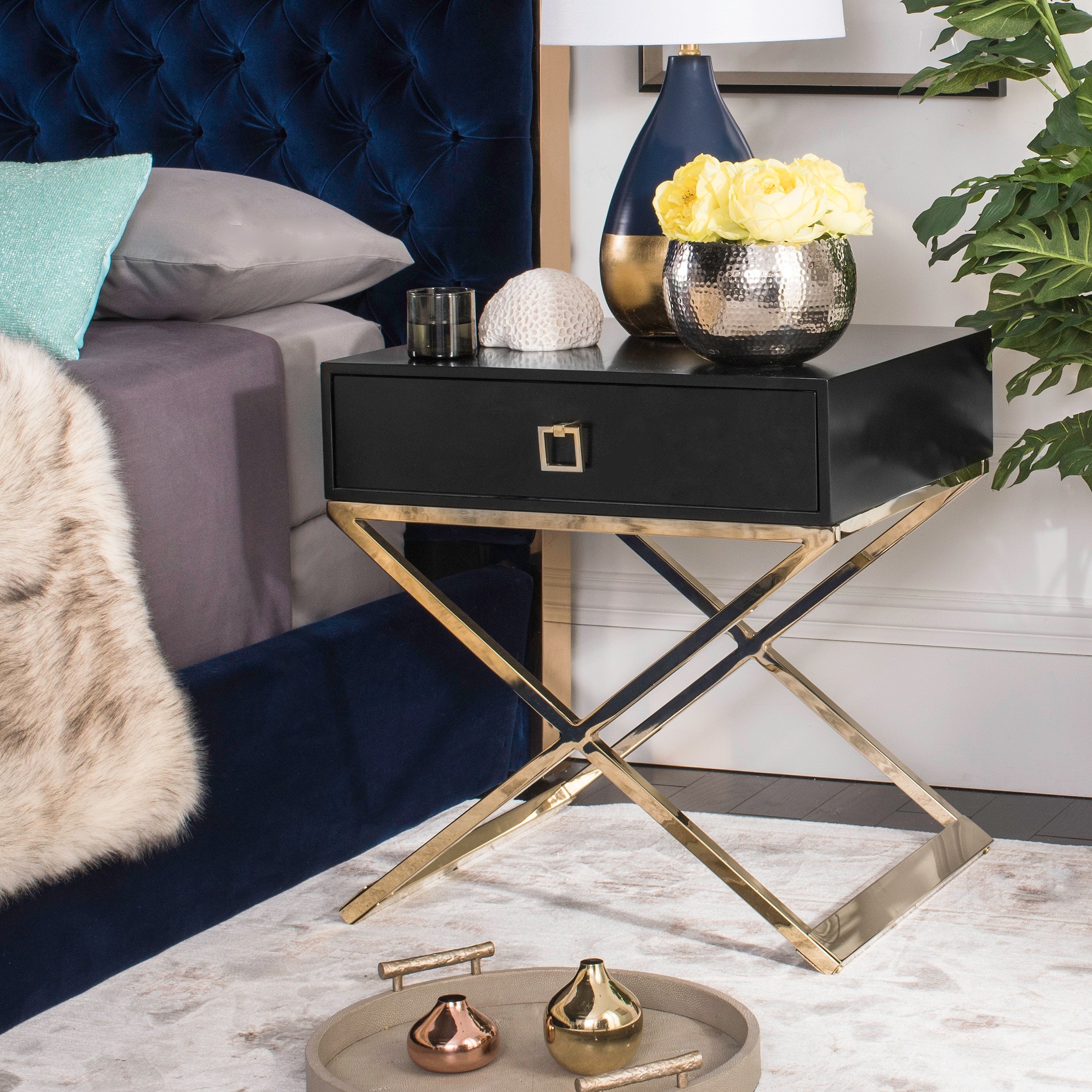 SAFAVIEH Zarina Modern Cross Leg Black End Table/ Night Stand - 24