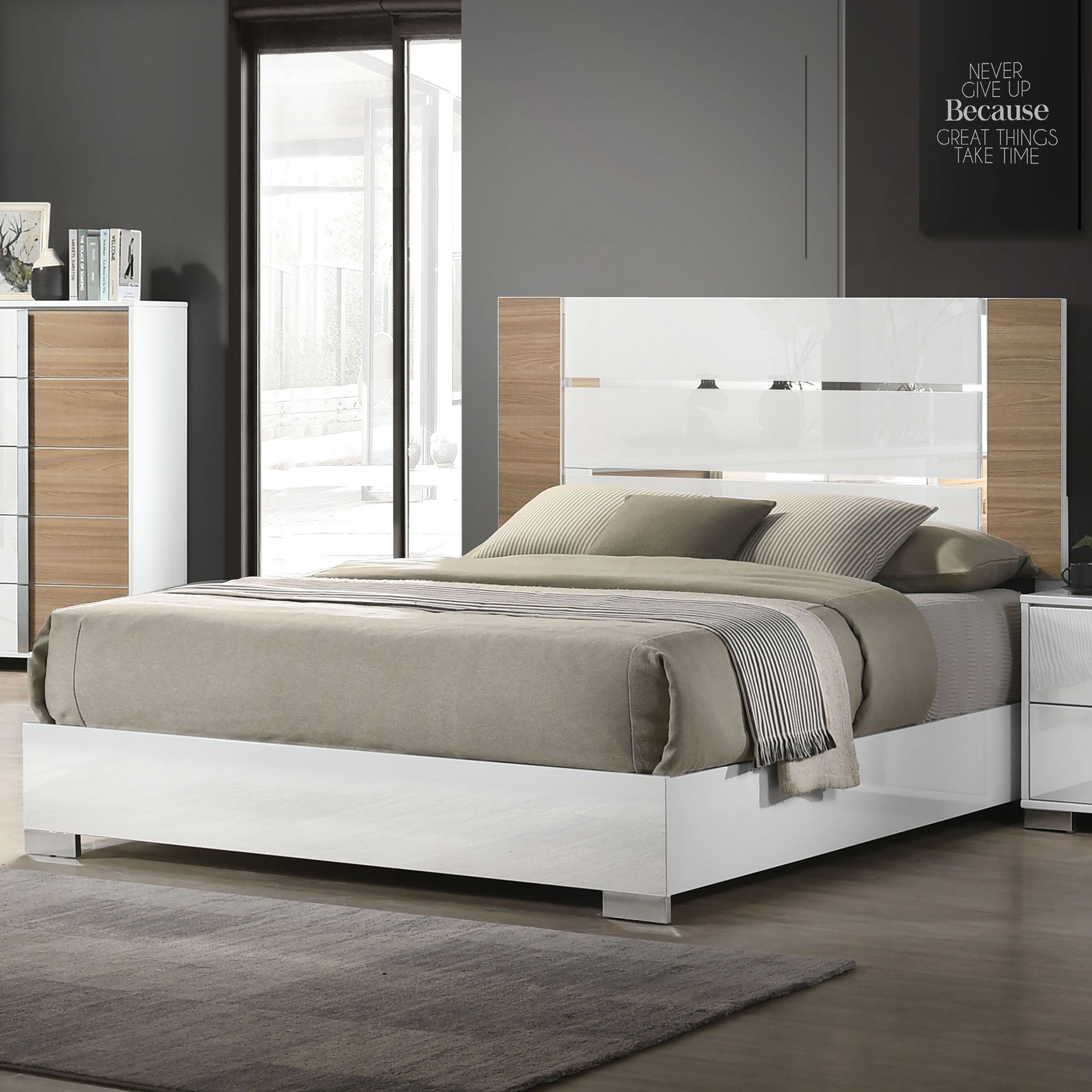 Gava Contemporary White 3-piece Bedroom Set by Furniture of America - - 37455045