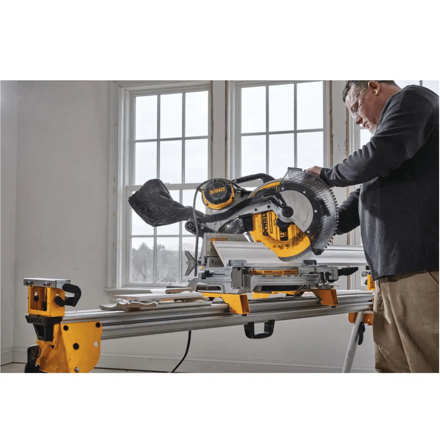 Dewalt 15 Amp Corded 12 in. Double-Bevel Compound Miter Saw with Cutline LED (DWS716XPS)