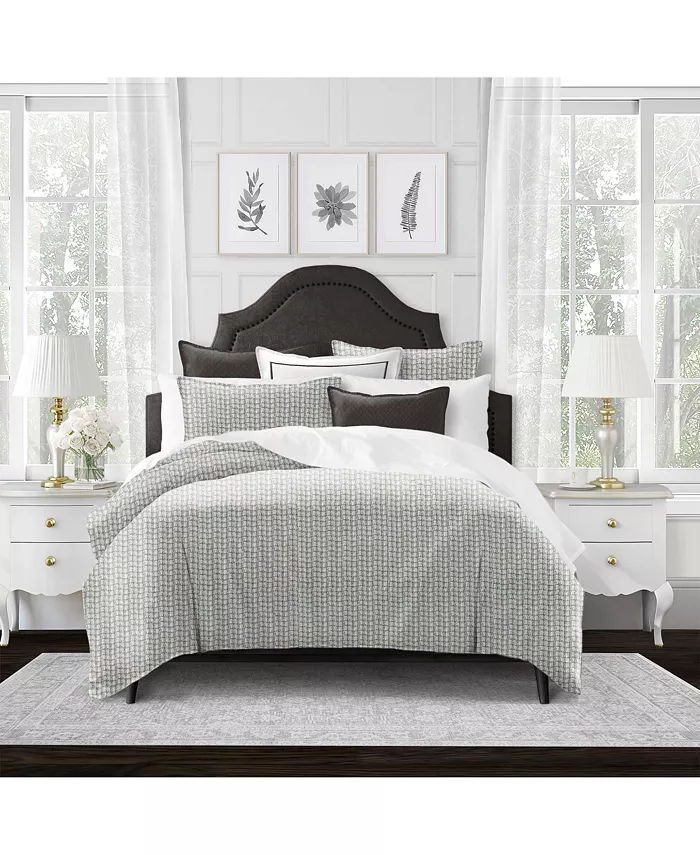 6ix Tailors Fine Linens Paladino Sea foam Super Queen Comforter and 2 Shams Set， Plus 2 Bonus Cushions