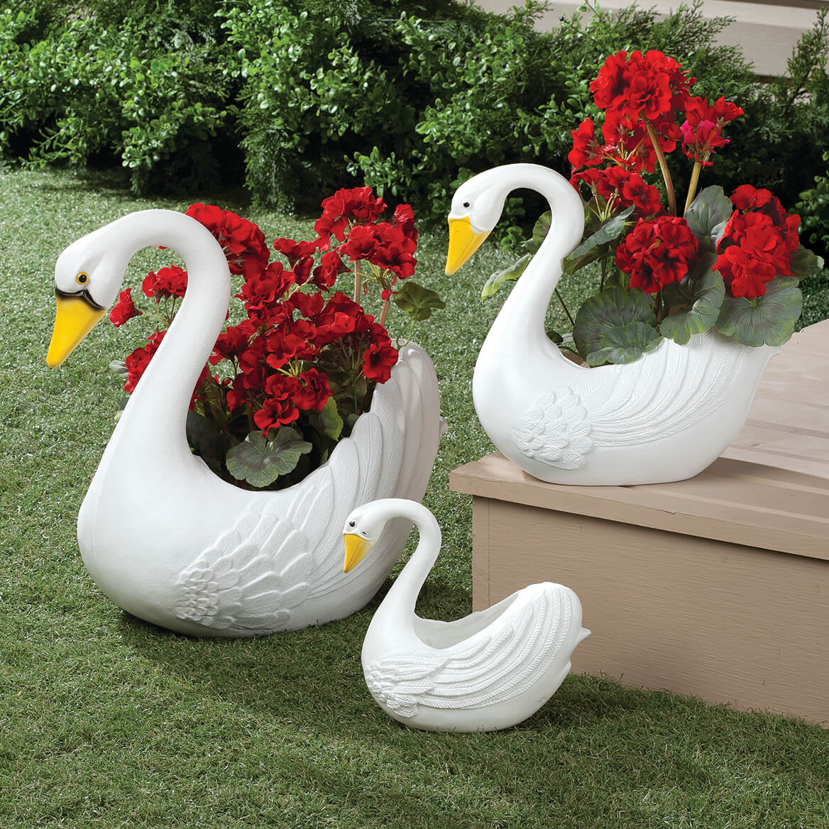 Swan Garden Planters, White, Set of 3