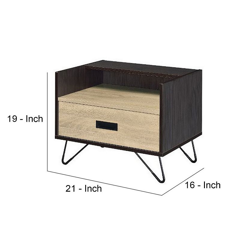 Accent Table Possessing Metal Leg with Tip