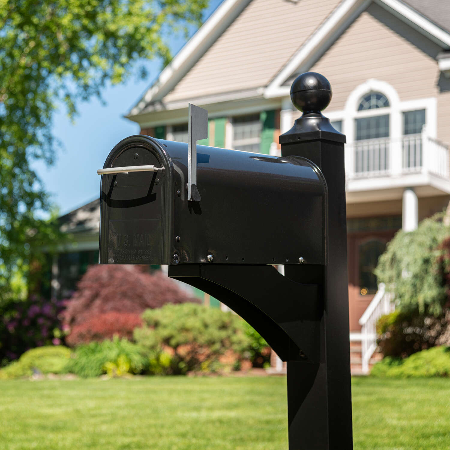 Gibraltar Mailboxes Franklin Contemporary Galvanized Steel Post Mount Black Mailbox