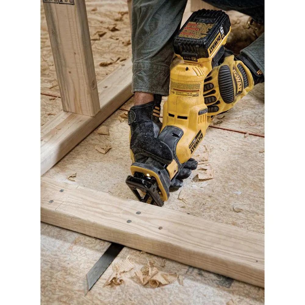 DEWALT DCS387P1 20-Volt MAX Lithium-Ion Cordless Compact Reciprocating Saw Kit with Battery 5Ah， Charger and Contractor Bag