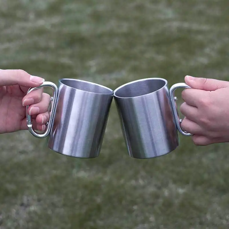 Picnic Outdoor Water Cup Portable Coffee Mug Stainless Steel Wall Mug Camping Mug with Carabiner