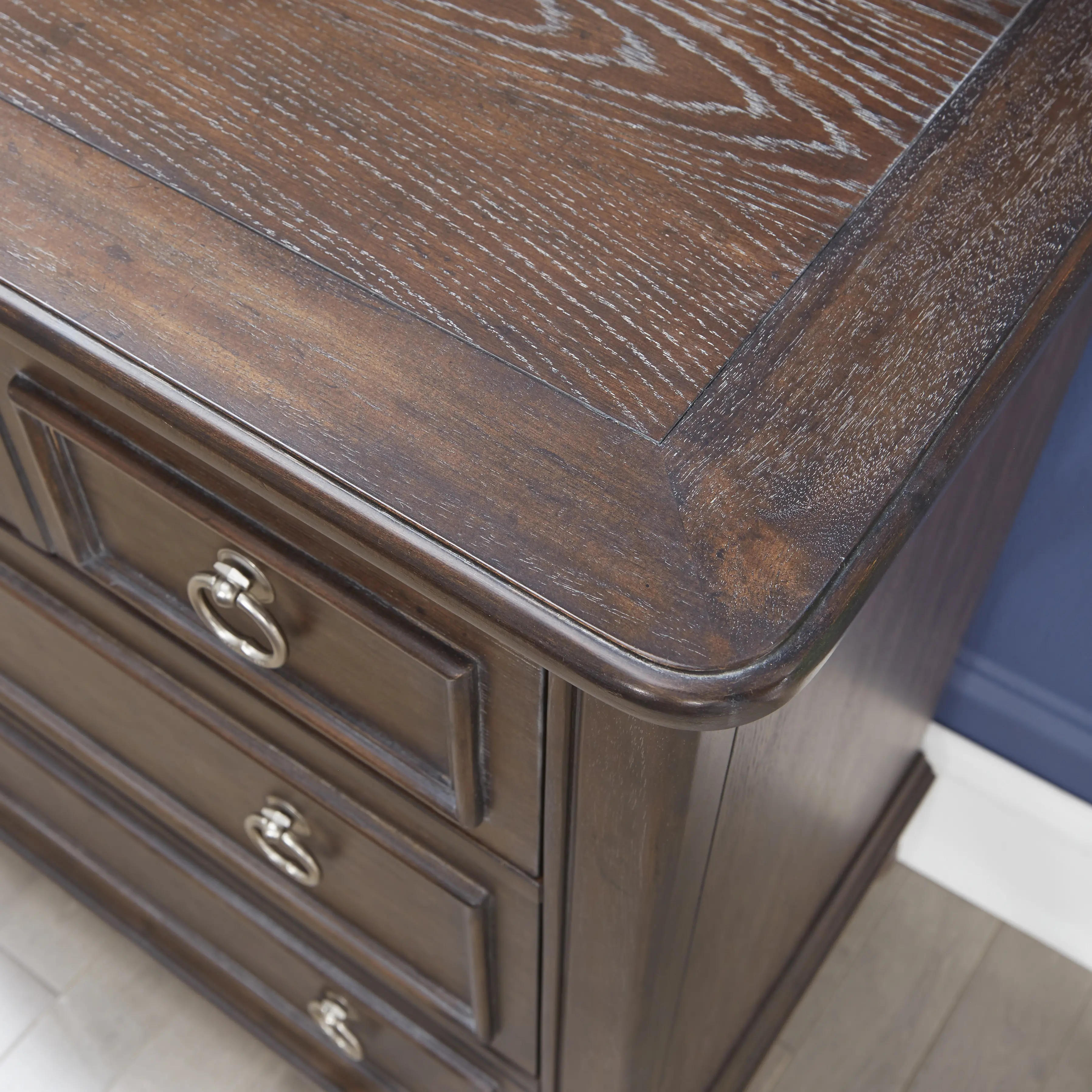 Classic Dark Brown Oak 3 Drawer Chest - Southport