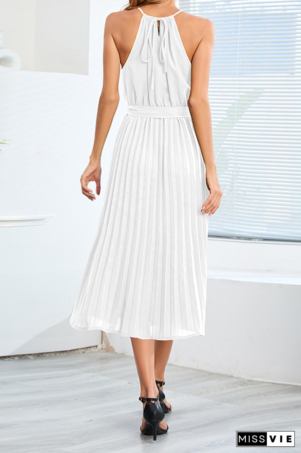 Plain Halter Sleeveless Pleated Midi Dress