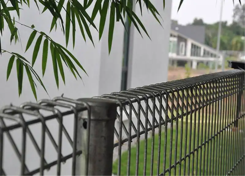 Competitive price Factory supply BRC Roll top Fencing with security functions and aesthetic design High strength BRC fence