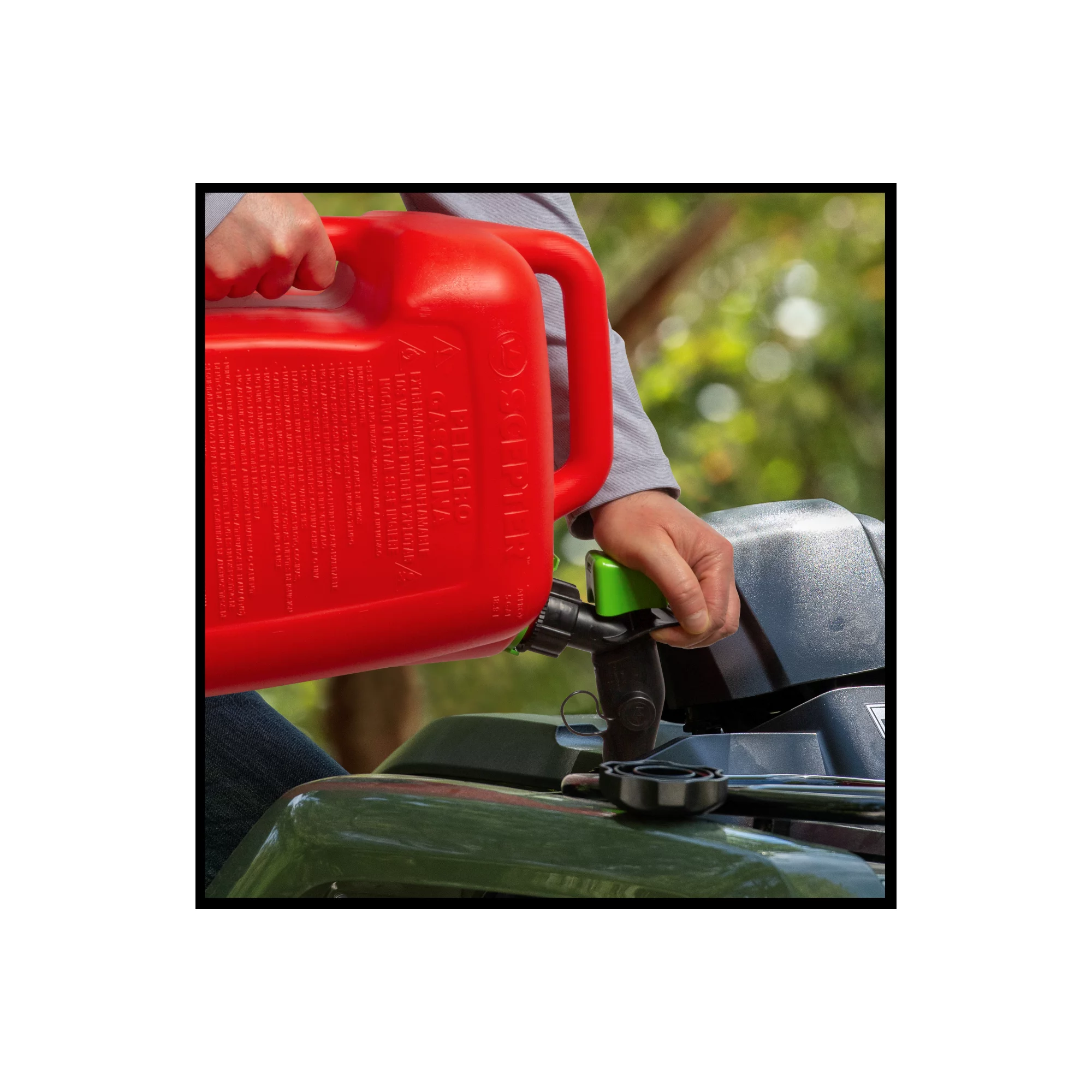 Scepter 5 Gallon SmartControl Gas Can with Rear Handle， FSCG502， Red Fuel Container